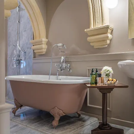 House Of W * Valletta