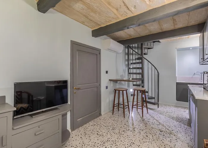 Apartment House Of W Valletta